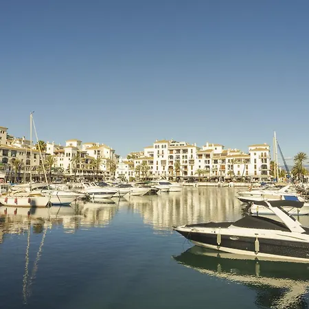 Cubo's Duquesa & Parking