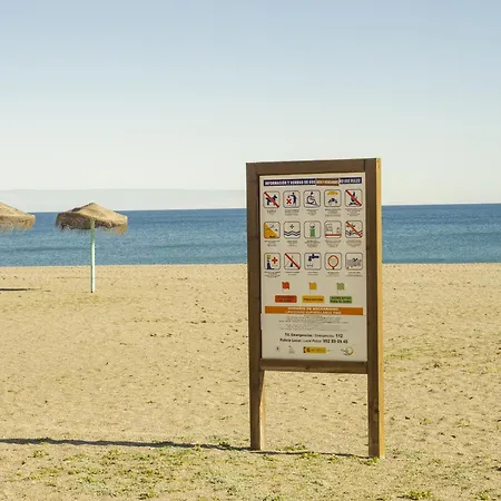 Cubo's Duquesa & Parking *